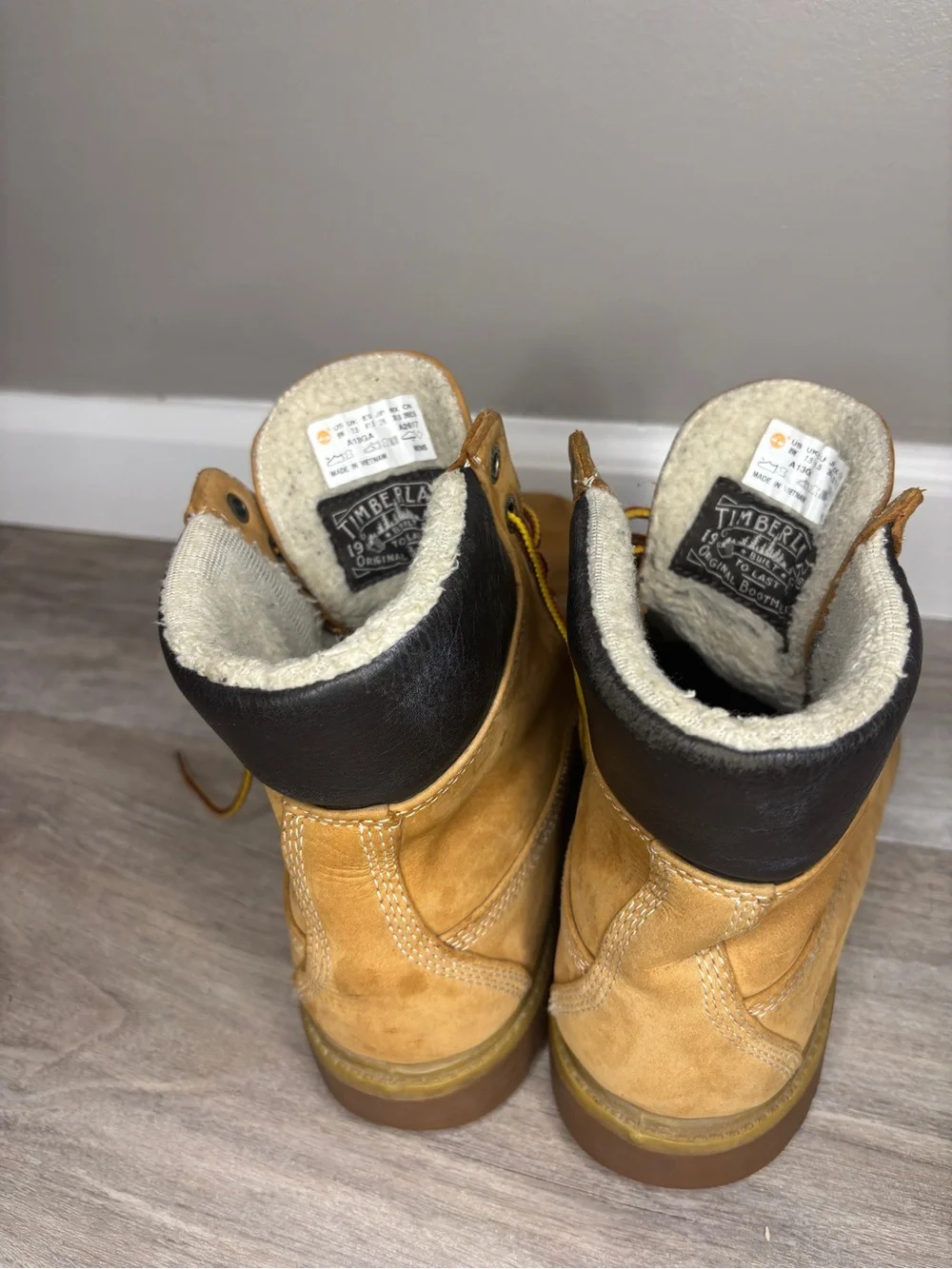 Timberland Wheat Brown Lace-Up Work Boots with Sherpa Collar